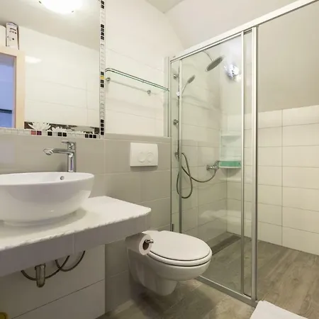 Karla & Marija Petrčane