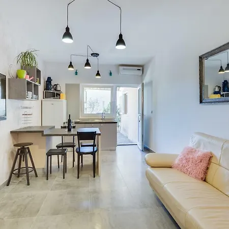 Karla & Marija Apartman Petrčane