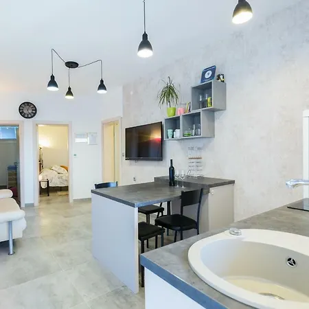 Karla & Marija Apartment Petrčane