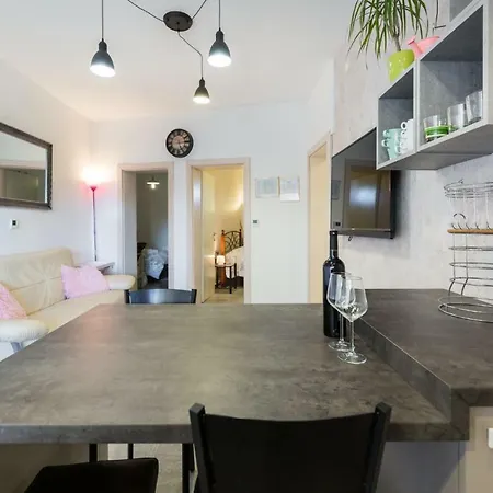 Karla & Marija Apartment *